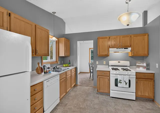 Photo 3 of Single family home for sale at 7536 165th Street W, Lakeville, MN 55044 | MLS# 7151722 | Listing updated on 2026-10-15