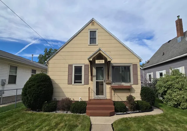 Photo 1 of Single family home for sale at 1000 12th Avenue Sw, Austin, MN 55912 | MLS# 7151727 | Listing updated on 2026-10-02