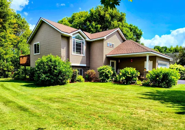 Photo 1 of Single family home for sale at 424 13th Avenue N, Sartell, MN 56377 | MLS# 7151747 | Listing updated on 2026-10-05