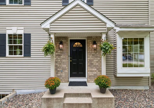 Photo 3 of Single family home for sale at 9370 Rath Pl, Eden Prairie, MN 55347 | MLS# 7151770 | Listing updated on 2026-10-06