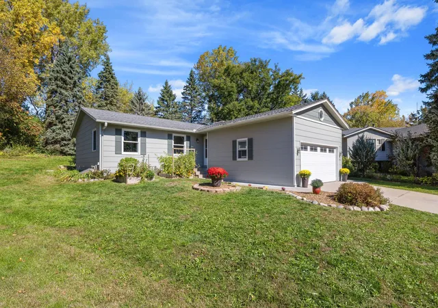Photo 4 of Single family home for sale at 4801 Shevlin Ct, Saint Paul, MN 55122 | MLS# 7151776 | Listing updated on 2026-10-09