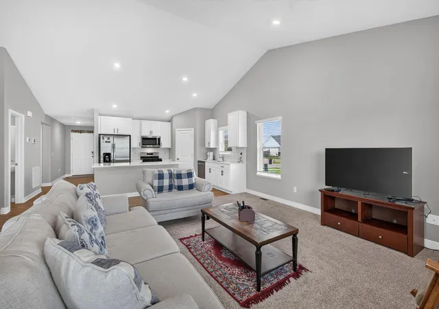 Photo 1 of Single family home for sale at 17528 Dunkirk Way, Lakeville, MN 55044 | MLS# 7151805 | Listing updated on 2026-10-16