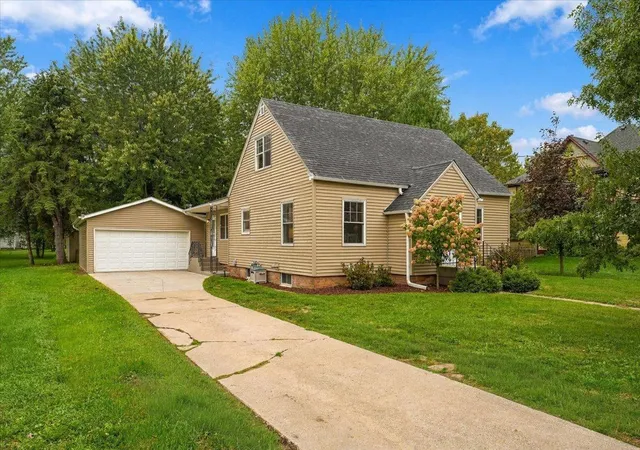 Photo 1 of Single family home for sale at 257 S Chestnut St, Ellsworth, WI 54011 | MLS# 7151814 | Listing updated on 2026-10-02