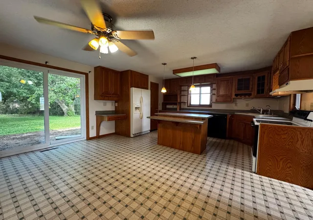 Photo 1 of Single family home for sale at 1567 County Rd 7, Balaton, MN 56115 | MLS# 7151815 | Listing updated on 2026-10-07