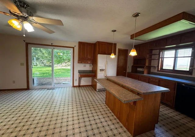 Photo 4 of Single family home for sale at 1567 County Rd 7, Balaton, MN 56115 | MLS# 7151815 | Listing updated on 2026-10-07