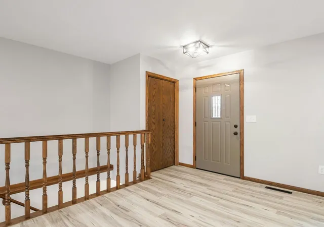 Photo 3 of Single family home for sale at 2250 Country Trl W, Jordan, MN 55352 | MLS# 7151820 | Listing updated on 2026-10-02