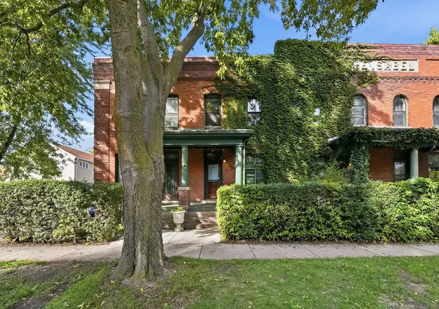 Photo 2 of Single family home for sale at 111 Isabel St E, Saint Paul, MN 55107 | MLS# 7151821 | Listing updated on 2026-10-22