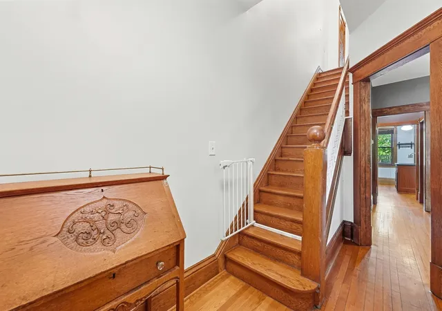 Photo 4 of Single family home for sale at 111 Isabel St E, Saint Paul, MN 55107 | MLS# 7151821 | Listing updated on 2026-10-07