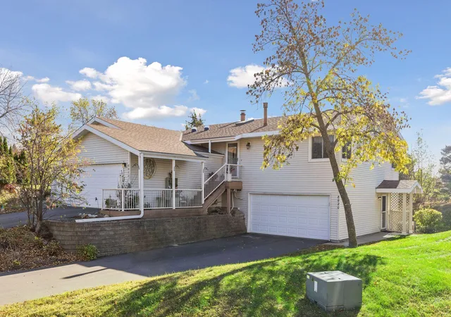 Photo 2 of Single family home for sale at 8020 Timber Lake Dr, Eden Prairie, MN 55347 | MLS# 7151825 | Listing updated on 2026-10-22