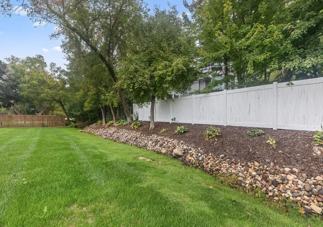 Photo 4 of Single family home for sale at 481 Marie Ave W, Saint Paul, MN 55118 | MLS# 7151831 | Listing updated on 2026-10-04