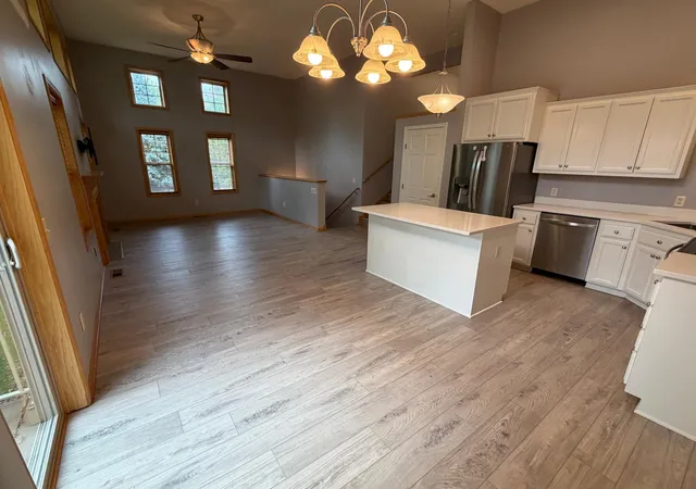 Photo 3 of Single family home for sale at 3110 Frontier Dr, Saint Paul, MN 55129 | MLS# 7151845 | Listing updated on 2026-10-05