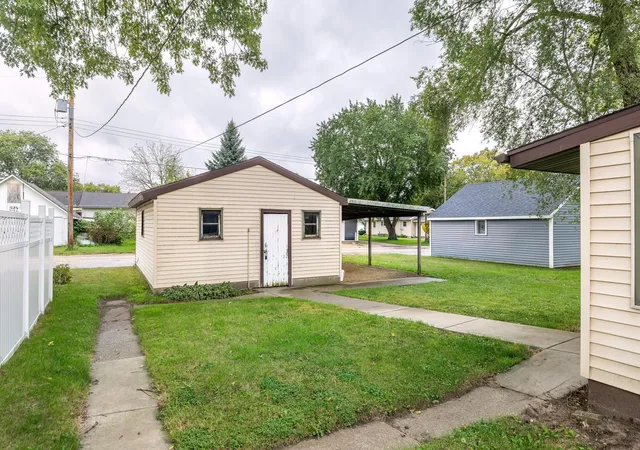 Photo 22 of Sale Pending at 521 S 2nd Street, La Crescent, MN 55947 | MLS# 7151855 | Listing updated on 2026-10-07