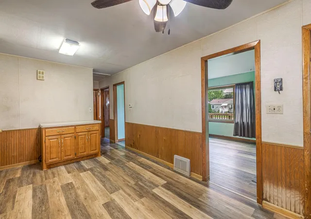 Photo 4 of Sale Pending at 521 S 2nd Street, La Crescent, MN 55947 | MLS# 7151855 | Listing updated on 2026-10-07