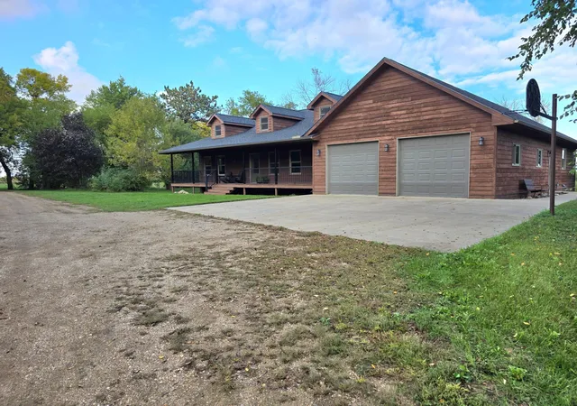 Photo 2 of Single family home for sale at 1583 Highway 68, Canby, MN 56220 | MLS# 7151885 | Listing updated on 2026-09-30
