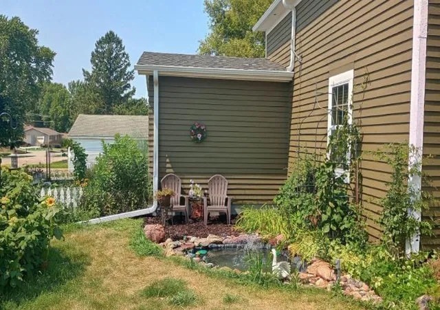 Photo 1 of Single family home for sale at 210 Snure St, Lakefield, MN 56150 | MLS# 7151889 | Listing updated on 2026-10-17