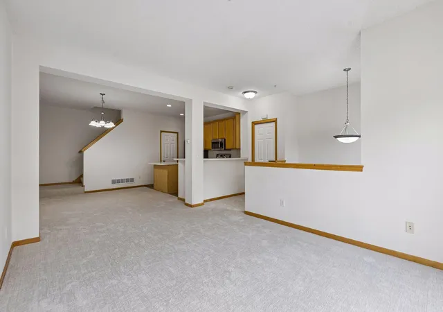 Photo 4 of Single family home for sale at 7616 Southridge Ln, Savage, MN 55378 | MLS# 7151897 | Listing updated on 2026-09-30