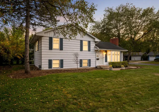 Photo 1 of Single family home for sale at 4617 W 90th Street, Minneapolis, MN 55437 | MLS# 7151904 | Listing updated on 2026-10-08