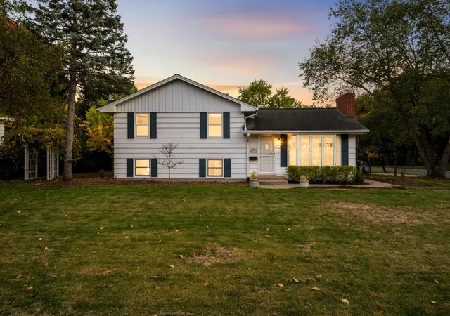 Photo 3 of Single family home for sale at 4617 W 90th Street, Minneapolis, MN 55437 | MLS# 7151904 | Listing updated on 2026-10-09