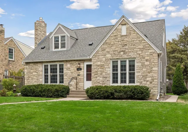 Photo 1 of Single family home for sale at 1359 Idaho Ave W, Saint Paul, MN 55108 | MLS# 7151906 | Listing updated on 2026-10-20