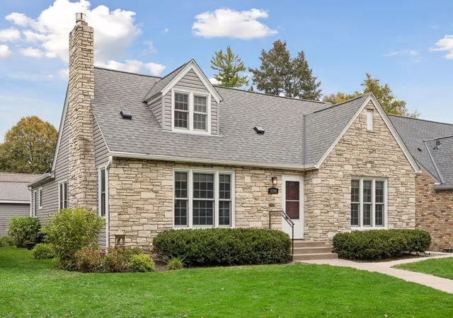 Photo 2 of Single family home for sale at 1359 Idaho Ave W, Saint Paul, MN 55108 | MLS# 7151906 | Listing updated on 2026-10-20