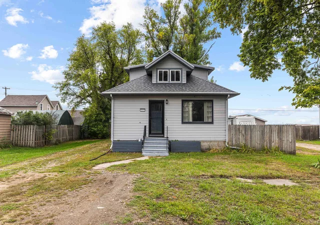 Photo 1 of Single family home for sale at 840 Elm St, Kindred, ND 58051 | MLS# 7151911 | Listing updated on 2026-10-02