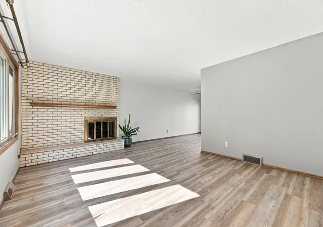 Photo 2 of Single family home for sale at 1402 E Gateway Cir S #H, Fargo, ND 58103 | MLS# 7151912 | Listing updated on 2026-10-03