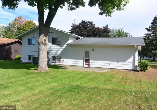 Photo 3 of Sale Pending at 1803 Judd Ave N, Glencoe, MN 55336 | MLS# 7151924 | Listing updated on 2026-10-22