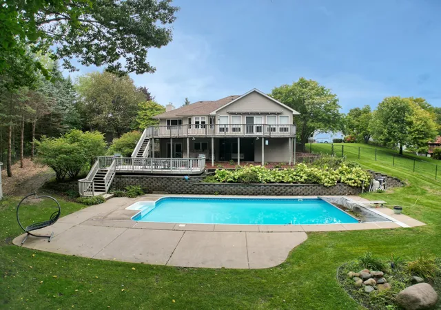 Photo 3 of Single family home for sale at 8023 Delano Ct, Inver Grove Heights, MN 55076 | MLS# 7151930 | Listing updated on 2026-10-01