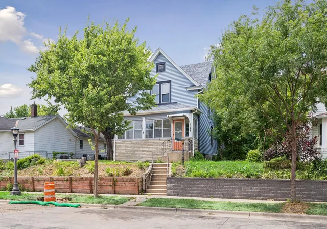 Photo 1 of Single family home for sale at 1037 Kent St, Saint Paul, MN 55117 | MLS# 7151937 | Listing updated on 2026-10-29