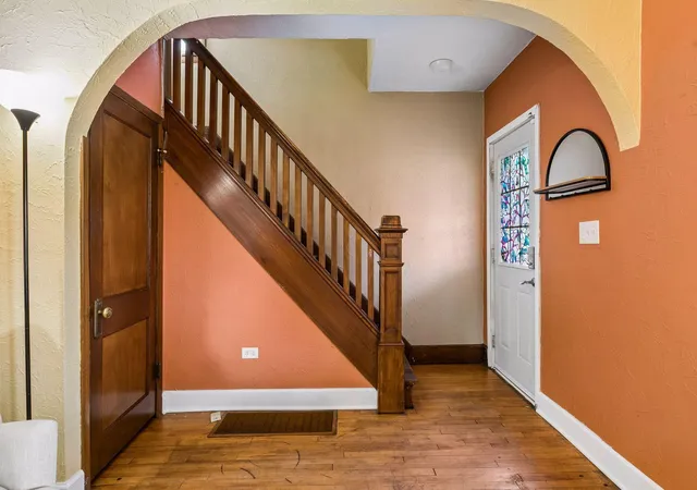 Photo 4 of Single family home for sale at 1037 Kent St, Saint Paul, MN 55117 | MLS# 7151937 | Listing updated on 2026-10-09