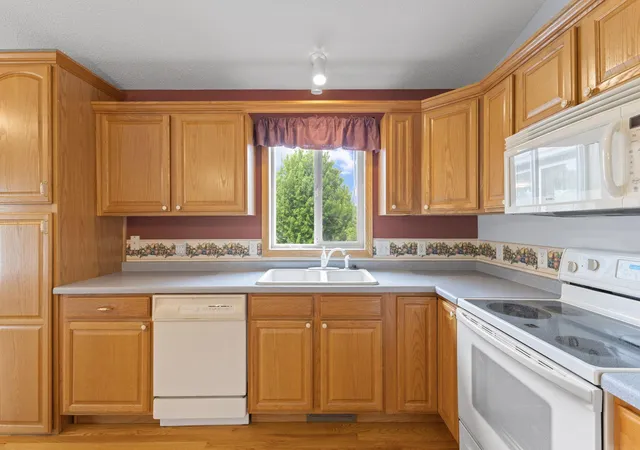 Photo 4 of Single family home for sale at 103 Cedar Ct, Maple Lake, MN 55358 | MLS# 7151945 | Listing updated on 2026-10-01