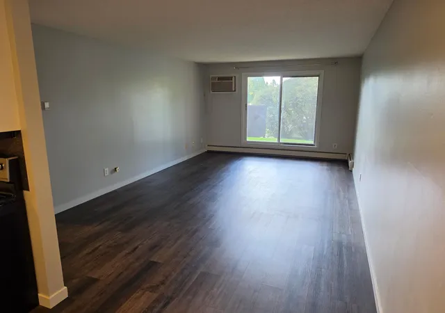 Photo 2 of Condo for sale at 401 E Burnsville Pkwy #124, Burnsville, MN 55337 | MLS# 7151959 | Listing updated on 2026-10-06