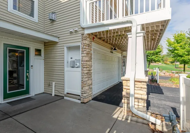 Photo 2 of Single family home for sale at 2686 New Century Pl E, Saint Paul, MN 55119 | MLS# 7151967 | Listing updated on 2026-10-16