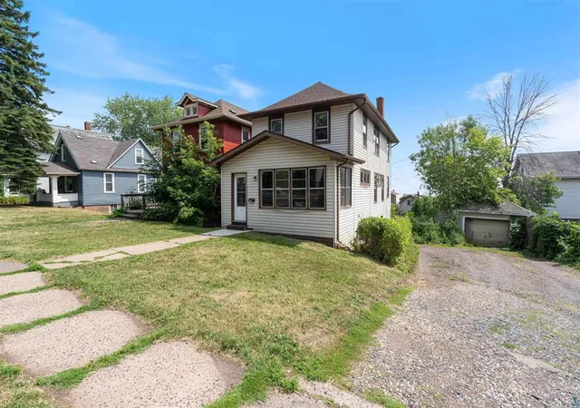 Photo 1 of Single family home for sale at 1110 E 10th Street, Duluth, MN 55805 | MLS# 7151969 | Listing updated on 2026-10-02