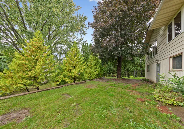 Photo 3 of Single family home for sale at 120 Brand Ave, Faribault, MN 55021 | MLS# 7151971 | Listing updated on 2026-10-02