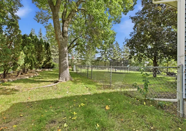 Photo 3 of Single family home for sale at 908 Brenda Lee Dr, Saint Cloud, MN 56303 | MLS# 7151982 | Listing updated on 2026-10-02