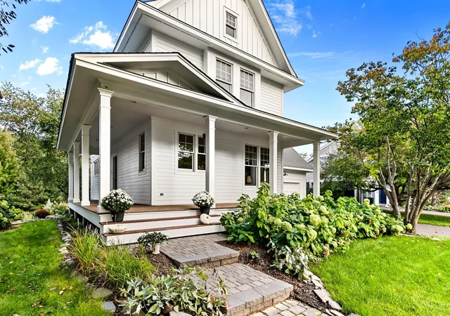 Photo 2 of Single family home for sale at 209 Rutherford Rd, Stillwater, MN 55082 | MLS# 7151985 | Listing updated on 2026-10-09