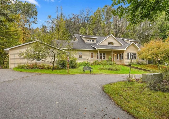 Photo 3 of Single family home for sale at 5150 Trading Post Trl S, Afton, MN 55001 | MLS# 7151990 | Listing updated on 2026-10-08