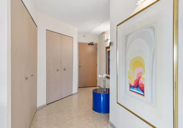 Photo 4 of Condo for sale at 2950 Dean Pkwy #2103, Minneapolis, MN 55416 | MLS# 7151992 | Listing updated on 2026-10-23