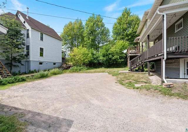 Photo 3 of Single family home for sale at 203 S 18th Avenue E, Duluth, MN 55812 | MLS# 7151993 | Listing updated on 2026-10-02