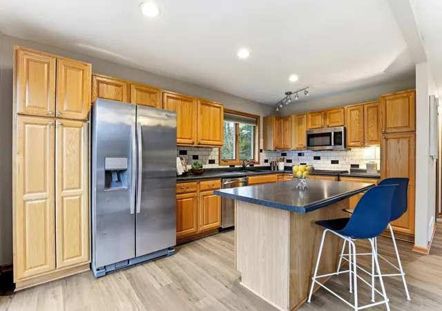 Photo 4 of Single family home for sale at 4 Shepherd Ct, Circle Pines, MN 55014 | MLS# 7151997 | Listing updated on 2026-10-07