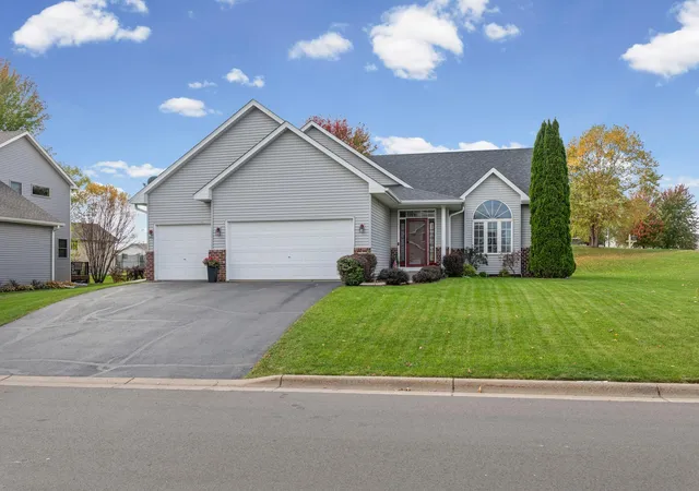 Photo 2 of Single family home for sale at 1103 Singing Hills Dr Se, Lonsdale, MN 55046 | MLS# 7152008 | Listing updated on 2026-10-20