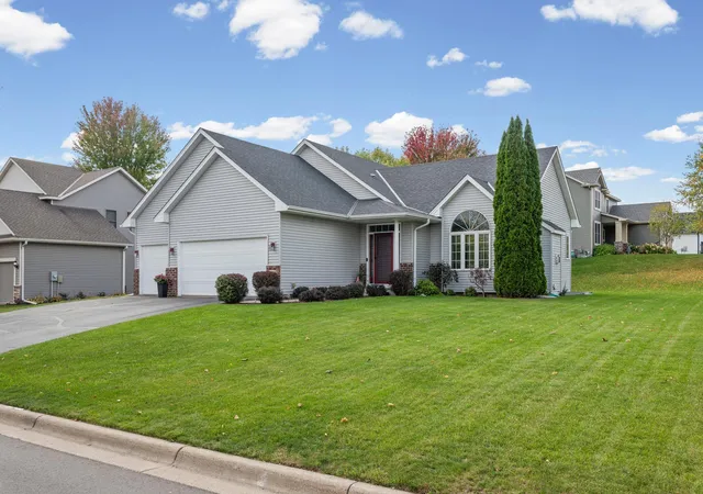 Photo 3 of Single family home for sale at 1103 Singing Hills Dr Se, Lonsdale, MN 55046 | MLS# 7152008 | Listing updated on 2026-10-20