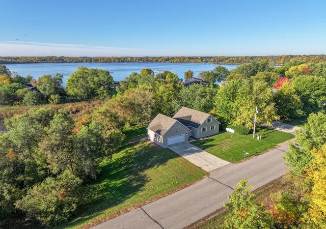 Photo 1 of Single family home for sale at 3690 Wahtomin Trl Nw, Alexandria, MN 56308 | MLS# 7152010 | Listing updated on 2026-10-01