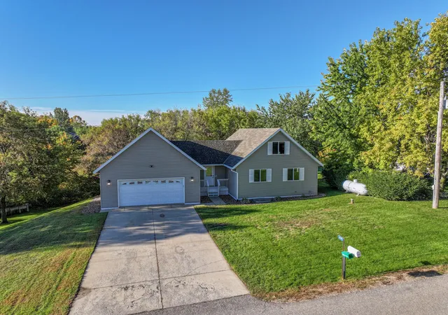 Photo 2 of Single family home for sale at 3690 Wahtomin Trl Nw, Alexandria, MN 56308 | MLS# 7152010 | Listing updated on 2026-10-01