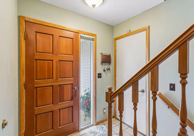 Photo 4 of Sale Pending at 4712 Covington Ct, Saint Paul, MN 55122 | MLS# 7152019 | Listing updated on 2026-10-20