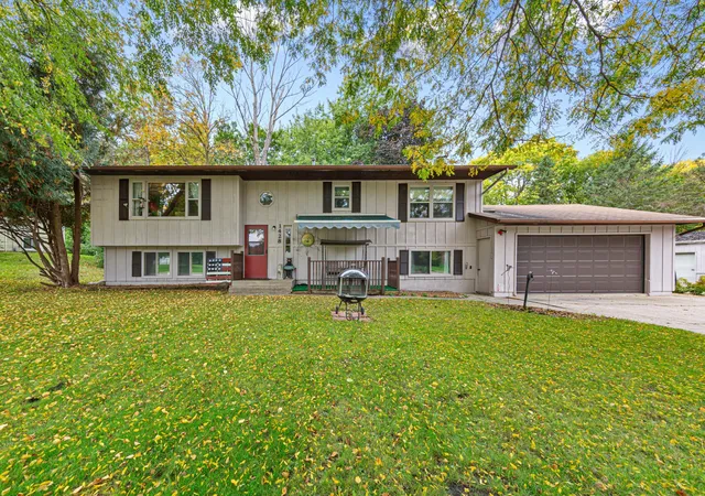 Photo 3 of Single family home for sale at 1428 11th Avenue Ne, Faribault, MN 55021 | MLS# 7152021 | Listing updated on 2026-10-05