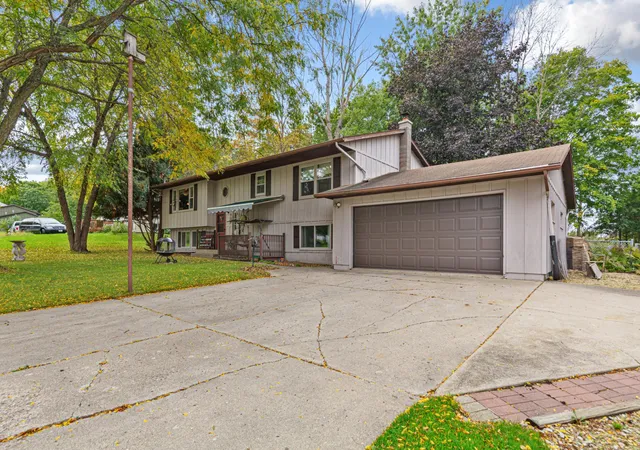 Photo 4 of Single family home for sale at 1428 11th Avenue NE, Faribault, MN 55021 | MLS# 7152021 | Listing updated on 2026-10-05