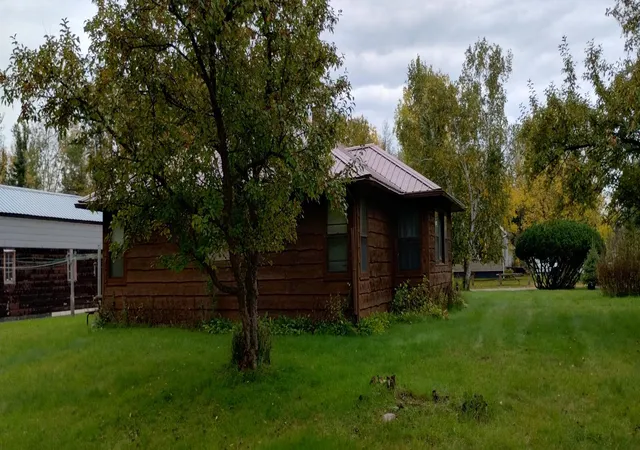 Photo 3 of Single family home for sale at 208 Pine Ave Nw, Bagley, MN 56621 | MLS# 7152026 | Listing updated on 2026-09-30