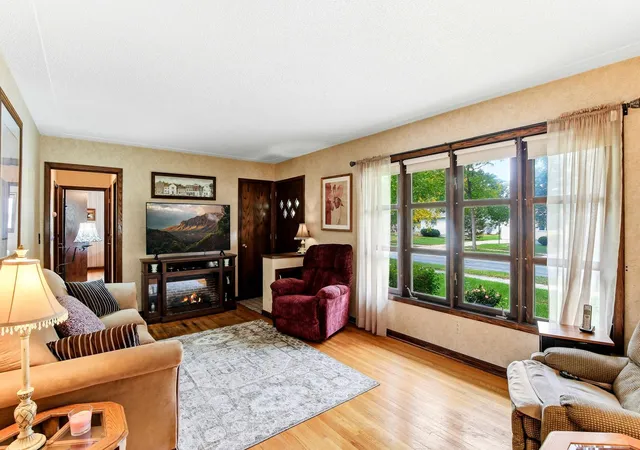 Photo 3 of Sale Pending at 128 24th Avenue S, Saint Cloud, MN 56301 | MLS# 7152027 | Listing updated on 2026-10-09